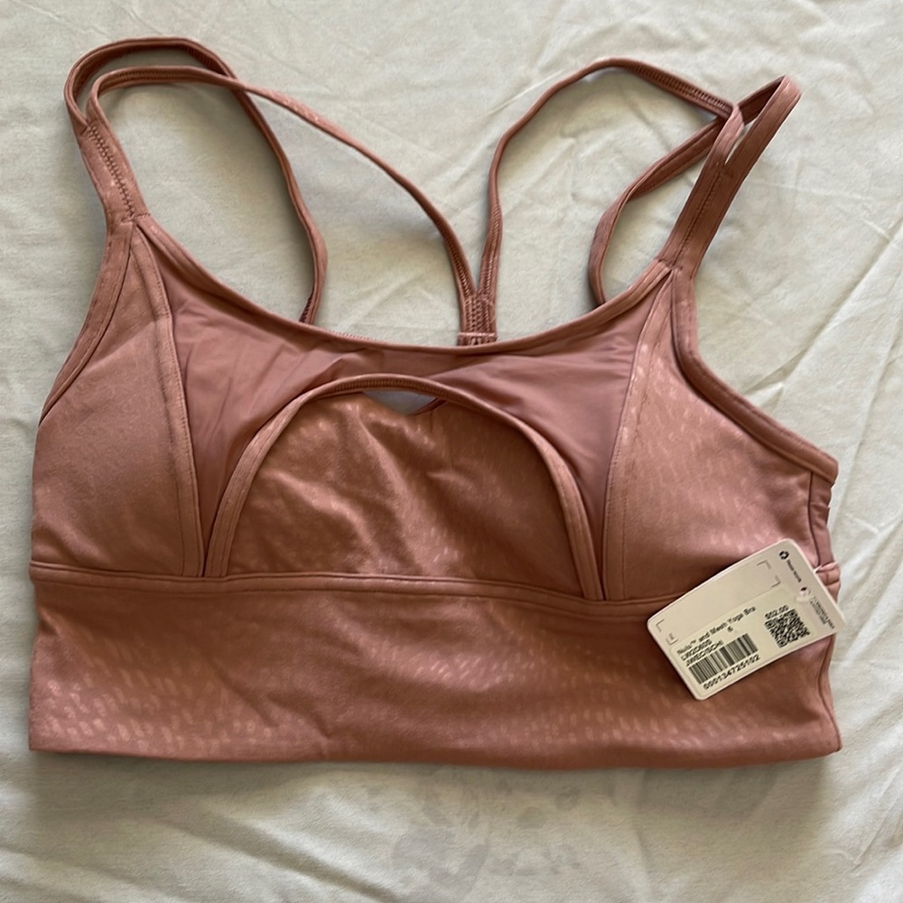 NWT Lululemon Nulu and Mesh Yoga Bra, size 6